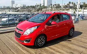Обои автомобили Chevrolet Spark - 2013