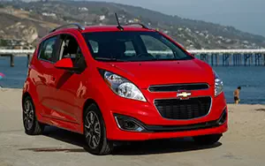 Обои автомобили Chevrolet Spark - 2013