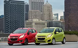 Обои автомобили Chevrolet Spark - 2013