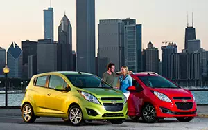 Обои автомобили Chevrolet Spark - 2013