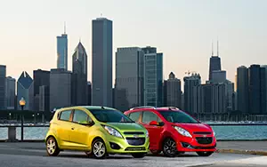 Обои автомобили Chevrolet Spark - 2013