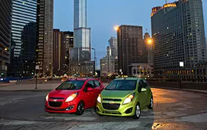 Обои автомобили Chevrolet Spark - 2013