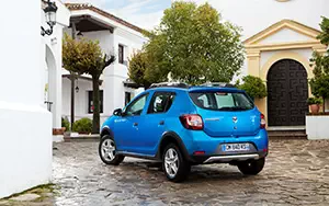   Dacia Sandero Stepway - 2012