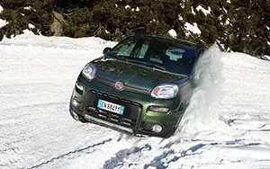 Обои автомобили Fiat Panda 4x4 - 2012