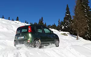 Обои автомобили Fiat Panda 4x4 - 2012