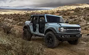 Обои автомобили Ford Bronco 4-Door Badlands - 2020