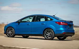   Ford Focus SE Sedan US-spec - 2014