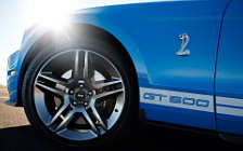   Ford Mustang Shelby GT500 - 2010