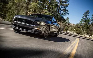 Обои автомобили Ford Mustang GT - 2015