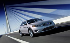   Ford Taurus - 2010