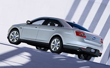   Ford Taurus - 2010