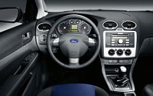   Ford Focus Sedan - 2004