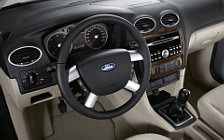   Ford Focus Sedan - 2004