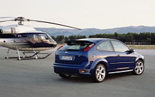 Обои автомобили Ford Focus ST - 2005