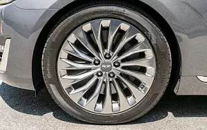  Genesis G90 US-spec - 2016