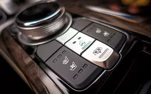  Genesis G90 US-spec - 2016