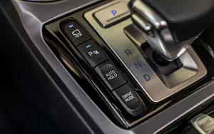   Genesis G90 US-spec - 2016