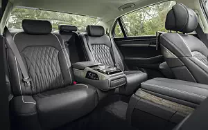   Genesis G90 US-spec - 2019