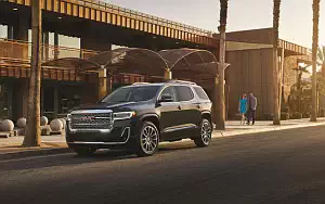   GMC Acadia Denali - 2019