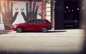   Hyundai Elantra GT US-spec - 2017