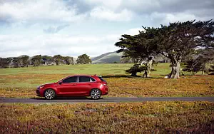   Hyundai Elantra GT US-spec - 2017