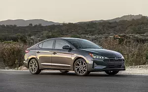   Hyundai Elantra Limited US-spec - 2018