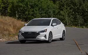   Hyundai Elantra Limited US-spec - 2018