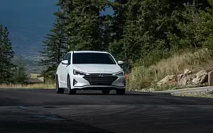   Hyundai Elantra Limited US-spec - 2018