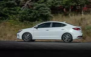   Hyundai Elantra Limited US-spec - 2018