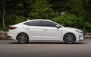   Hyundai Elantra Limited US-spec - 2018