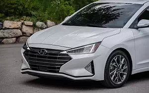   Hyundai Elantra Limited US-spec - 2018