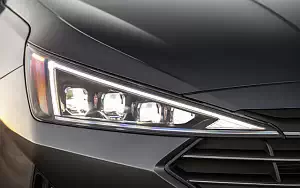   Hyundai Elantra Limited US-spec - 2018