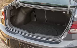   Hyundai Elantra Limited US-spec - 2018