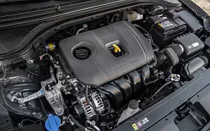   Hyundai Elantra Limited US-spec - 2018