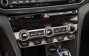   Hyundai Elantra Limited US-spec - 2018