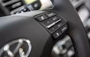   Hyundai Elantra Limited US-spec - 2018