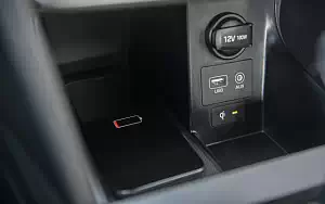   Hyundai Elantra Limited US-spec - 2018