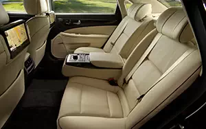   Hyundai Equus US-spec - 2014