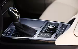   Hyundai Equus US-spec - 2014