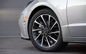   Hyundai Sonata Limited (Shimmering Silver Pearl) US-spec - 2019