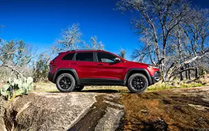   Jeep Cherokee Trailhawk - 2013
