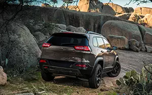   Jeep Cherokee Trailhawk - 2013