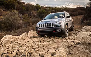   Jeep Cherokee Trailhawk - 2014