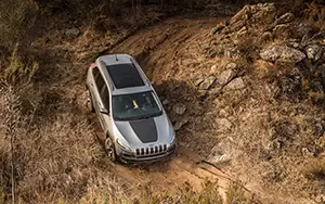   Jeep Cherokee Trailhawk - 2014