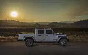   Jeep Gladiator Overland - 2019