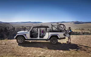   Jeep Gladiator Overland - 2019