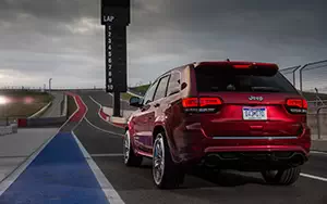   Jeep Grand Cherokee SRT - 2013