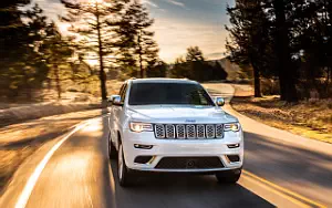   Jeep Grand Cherokee Summit - 2016