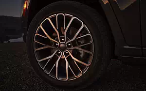   Jeep Grand Cherokee L Summit - 2021