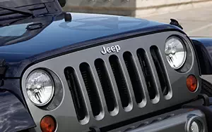  Jeep Wrangler Unlimited Freedom Edition - 2012